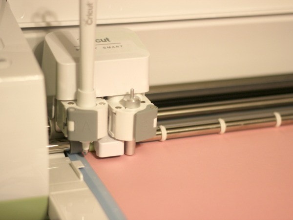 Cricut Explore getting ready to start.