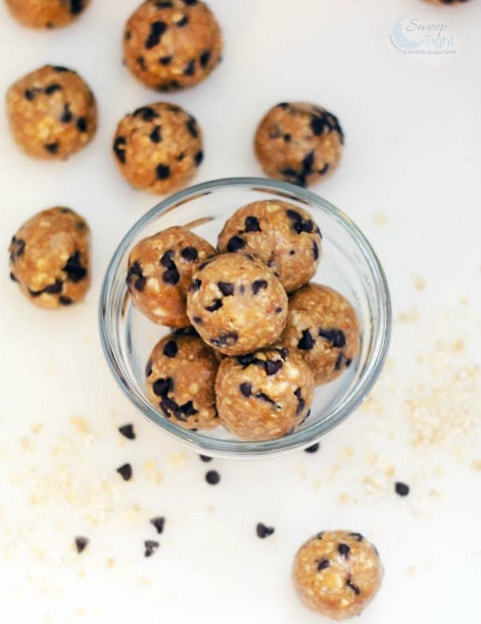 No Bake Peanut Butter Oatmeal Energy Balls Recipe
