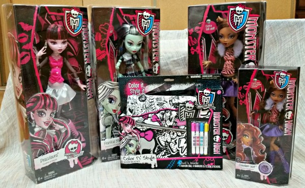 The new Monster High dolls are awesome! #toysrus #ad