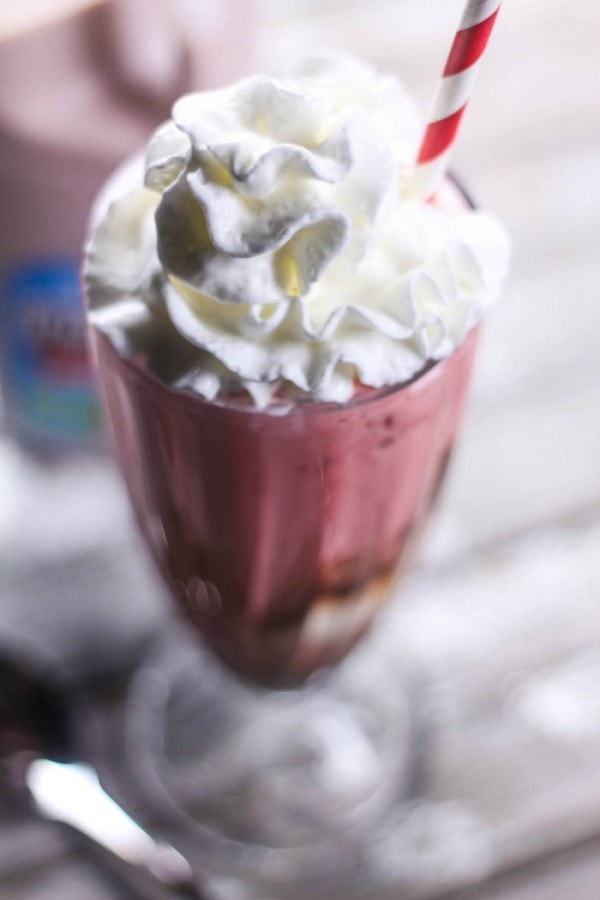 Double Chocolate Red Velvet Cake Shake Recipe
