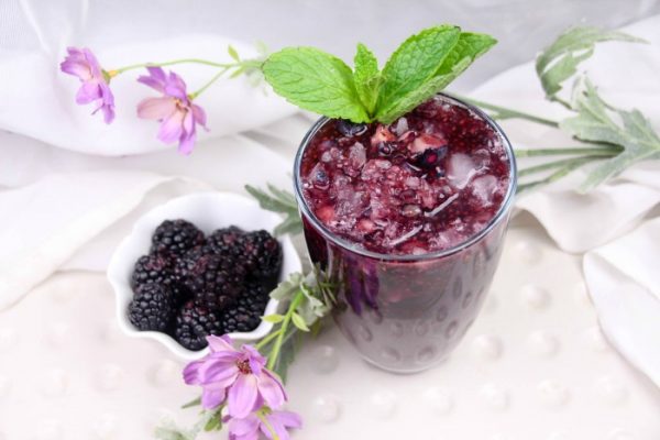 Blackberry and Raspberry Chia Seeds Drink Recipe