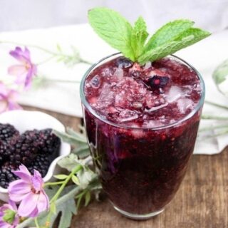 Blackberry and Raspberry Chia Seeds Drink Recipe