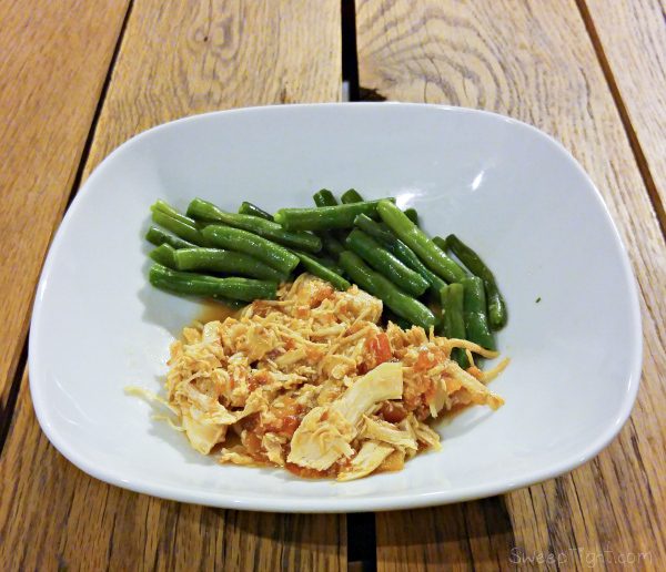 Eating clean on a tight budget #FoodDesertChallenge #TheYFeedsKid #IC ad