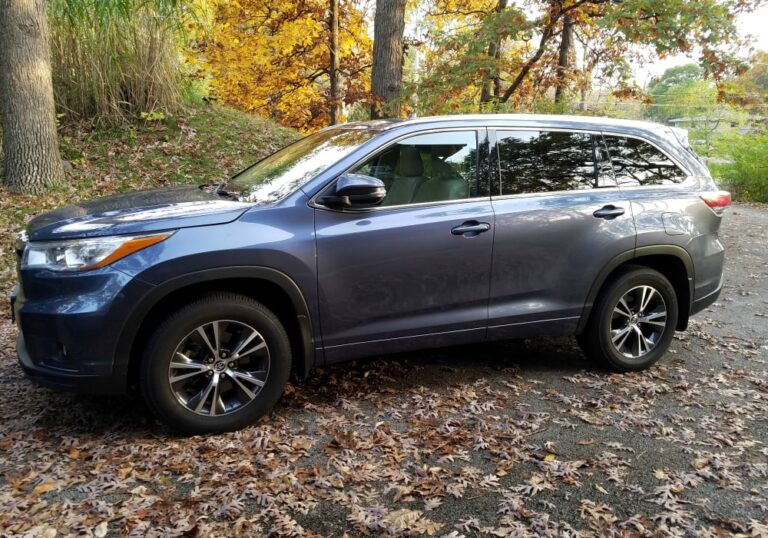 2016 Toyota Highlander XLE - Best SUV for Teens