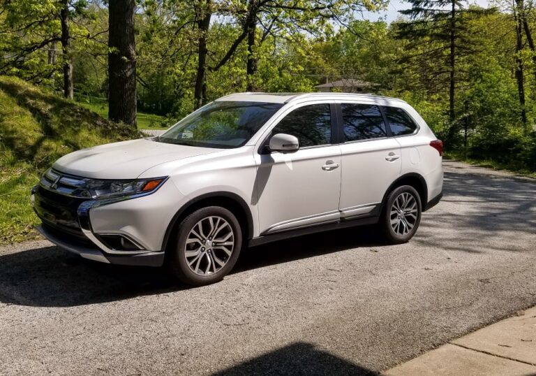 2017 Mitsubishi Outlander Review