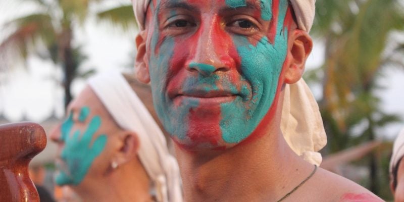 An oarsman before The Sacred Mayan Journey.