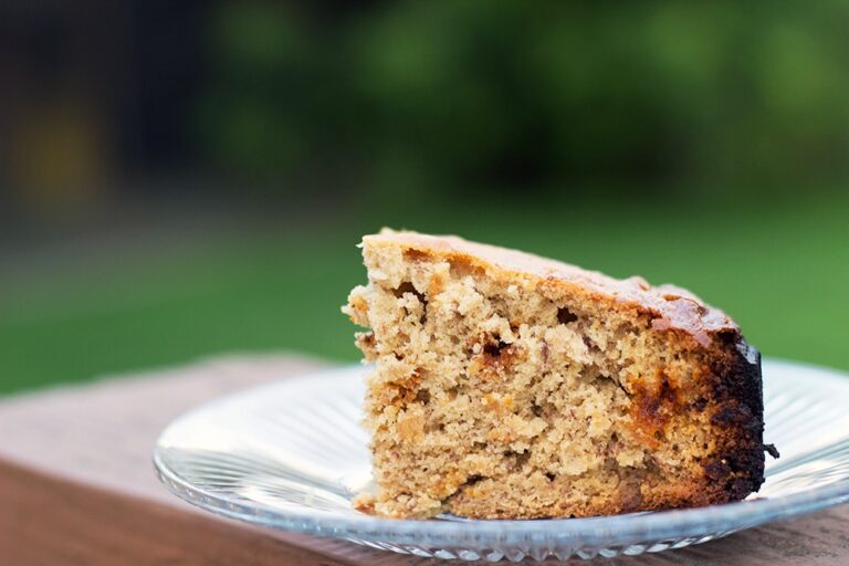 Slow Cooker Banana Bread Recipe with Cinnamon Chips