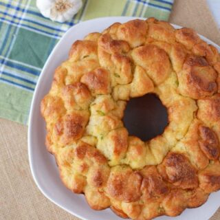 Garlic and Onion Pull Apart Cheese Bread Recipe