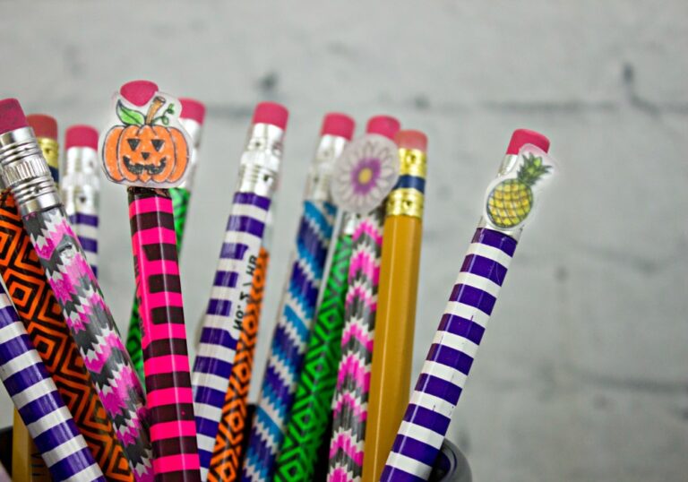 Glue Gun Crafts for All Seasons, Holidays, and Back to School