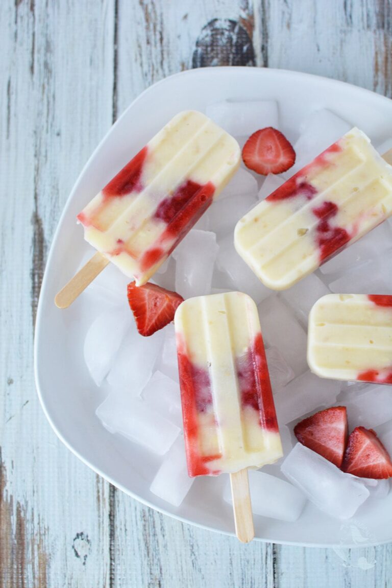 Strawberry cheesecake pudding pops recipe