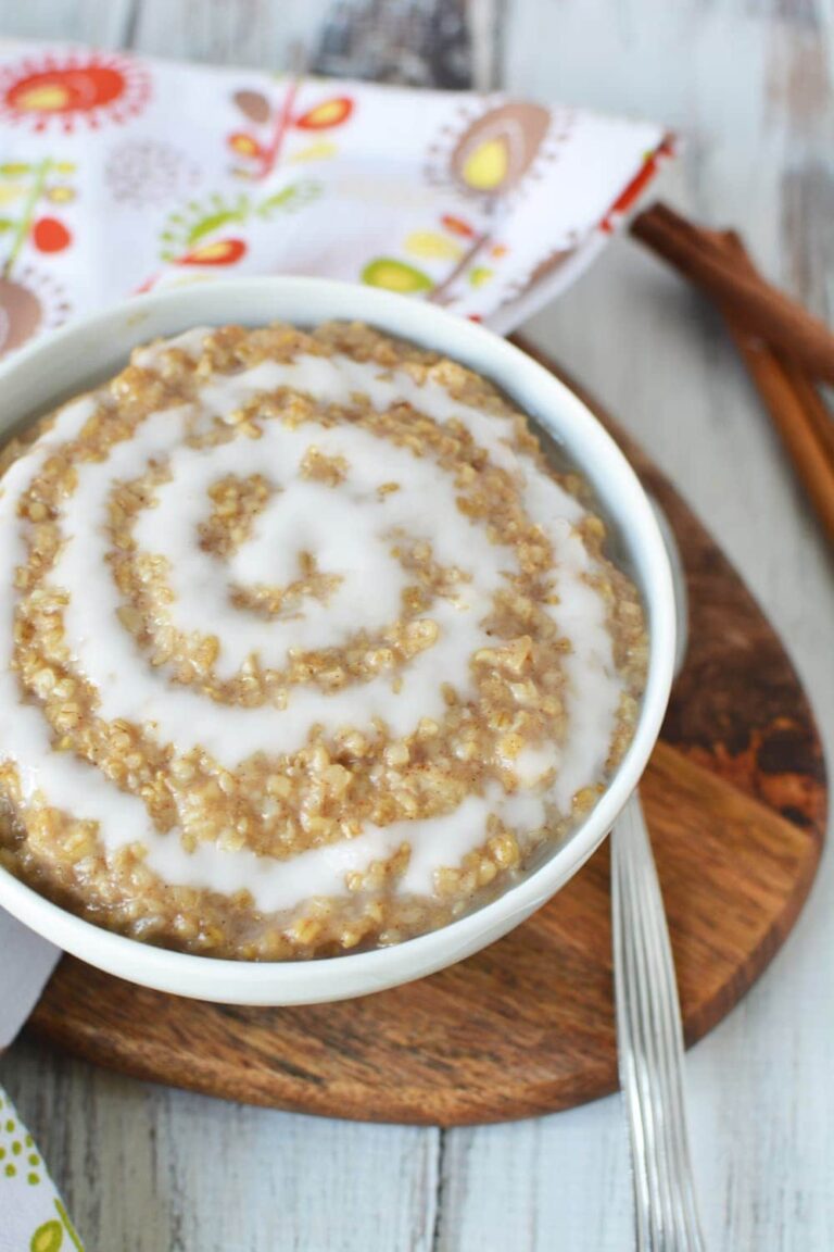 Yummy and easy cinnamon roll oatmeal