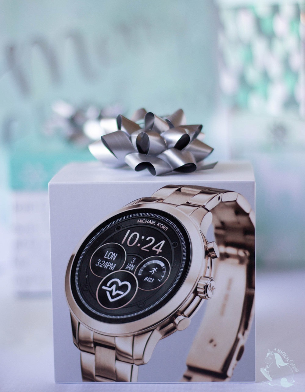 Michael Kors Access Runway Smartwatch in the box