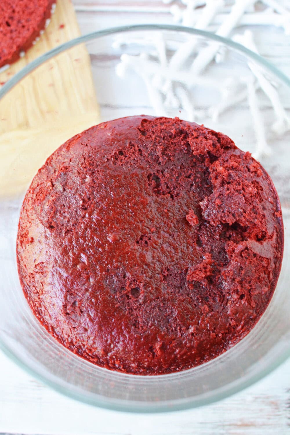 A cake round in a trifle bowl. 