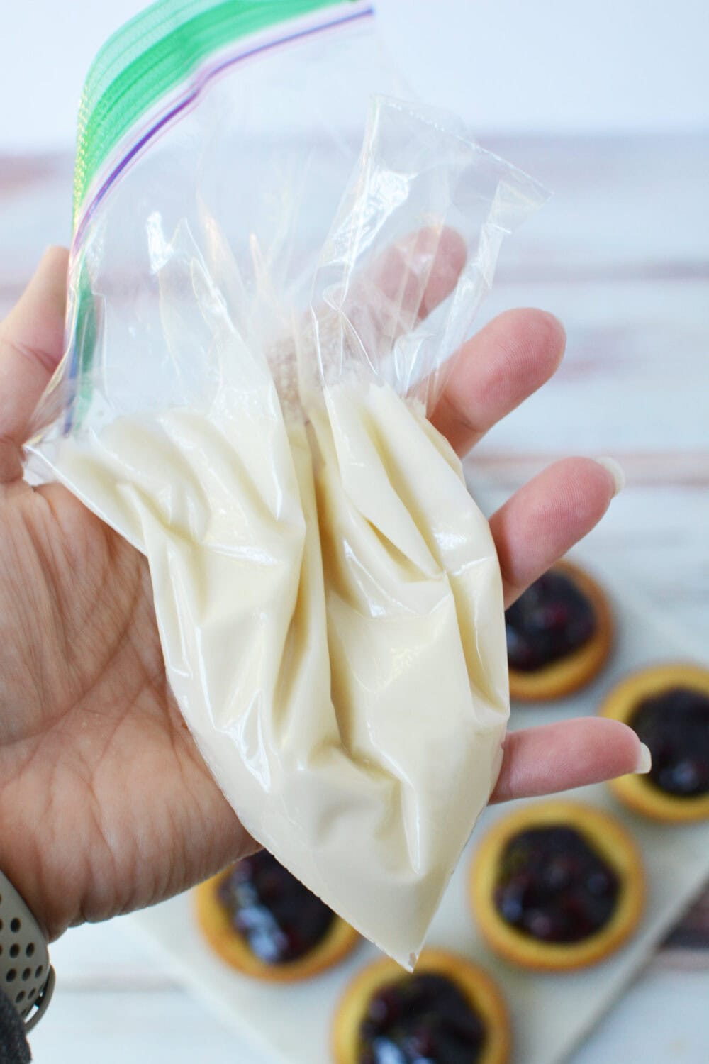 Glaze in a plastic bag. 