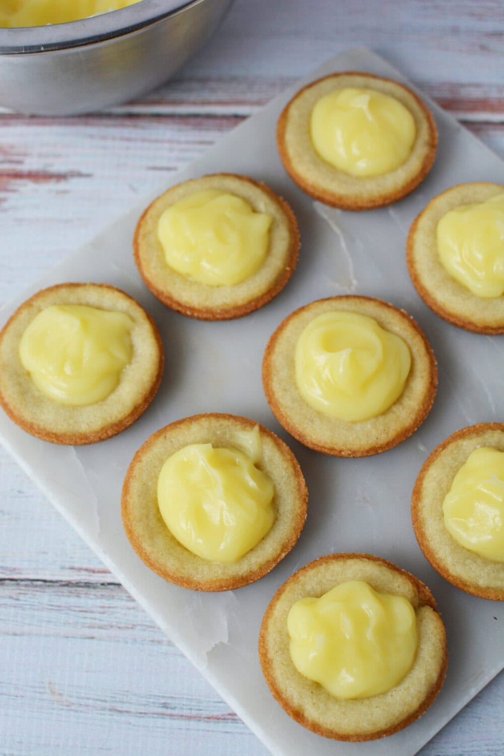 Banana cream pie cookies without topping. 