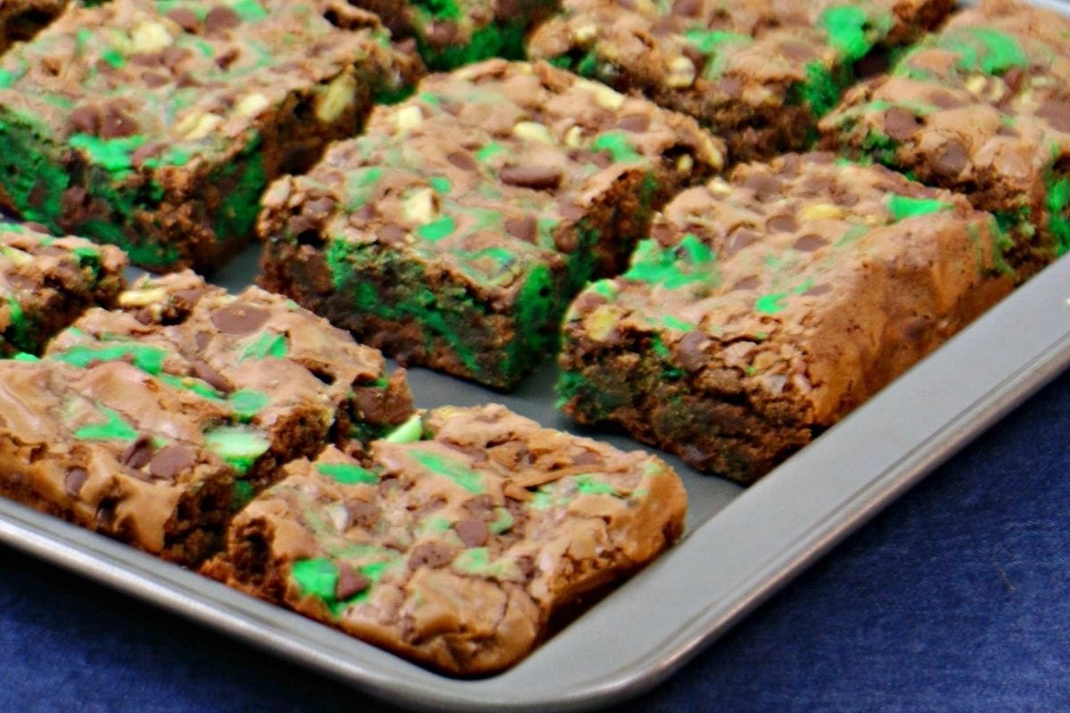 brownies with green mint 