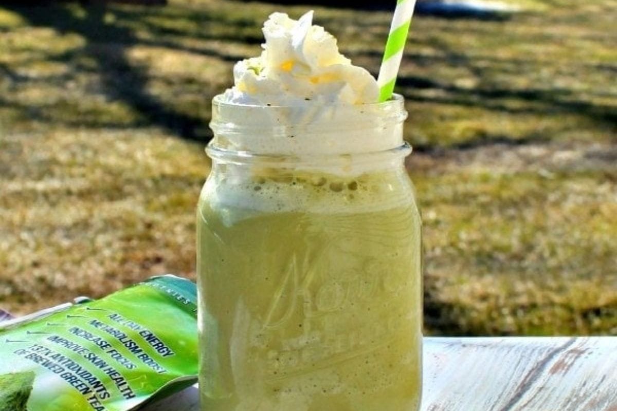 green tea frappe outside