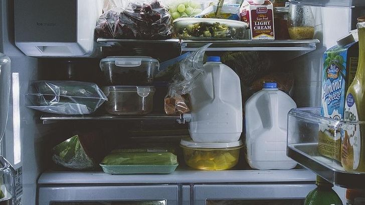10 Common Kitchen Habits That Are Quietly Wasting You Money