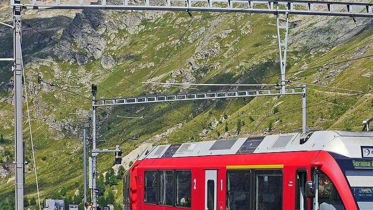 10 Most Beautiful Train Journeys To Add To Your Bucket List