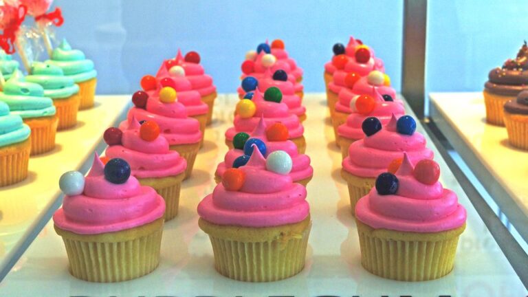 10 Frozen Treats From Childhood Making A Comeback