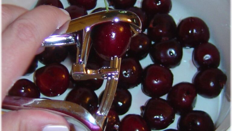 8 Forgotten Kitchen Gadgets That Once Made Life Easier, Survey Shows