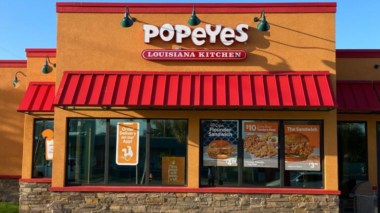 12 Fast-Food Chains Making Quiet Menu Changes, Analysts Say