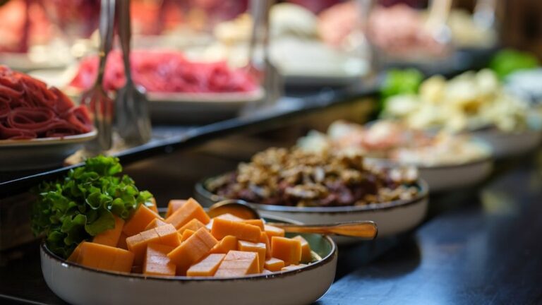 6 Buffet Details Restaurant Staff Say Diners Almost Never Notice