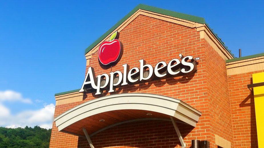 The 10 Chain Restaurants Most Commonly Criticized as Overpriced in the U.S.