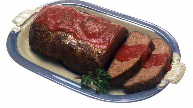 5 Classic '70s Dinners Moms Cooked That Are Making a Comeback, Food Historians Report