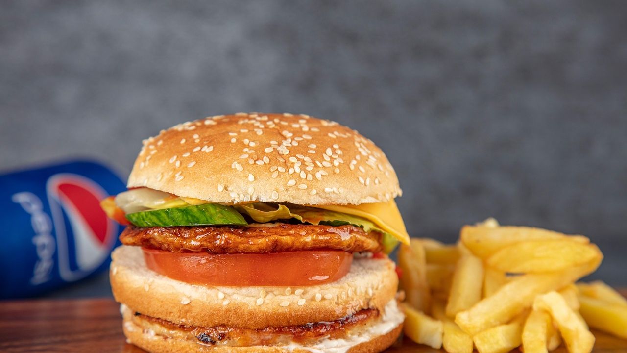 4 Countries Most Passionate About American-Style Burgers