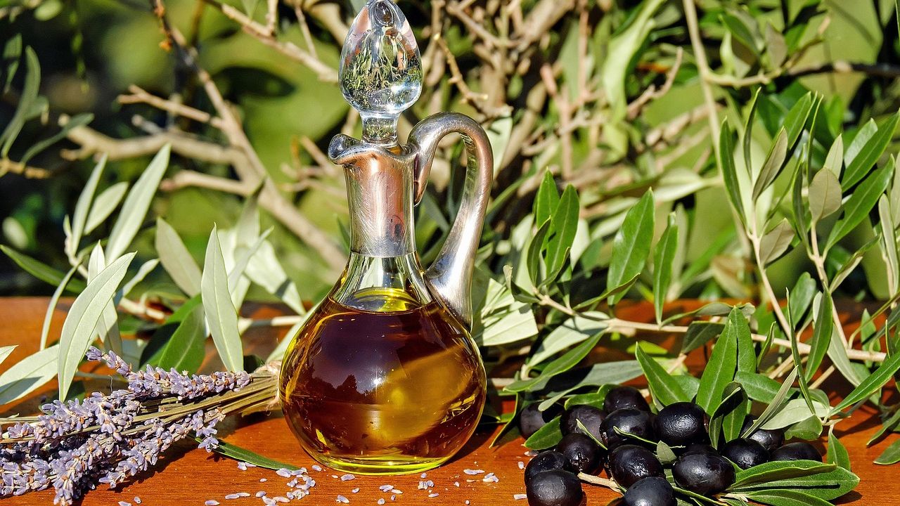 Is Your Olive Oil Real? How to Detect Counterfeit Ingredients Hiding in Your Pantry