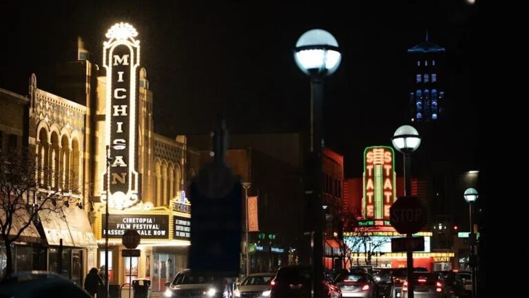 12 College Towns That Are Ideal Spots to Retire - and Explore