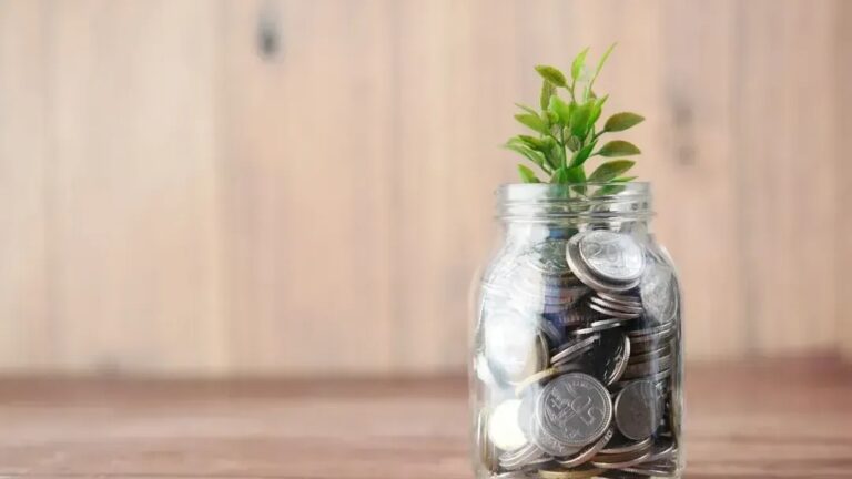 I'm Retired and Regret Claiming Social Security at 70 - Here's Why