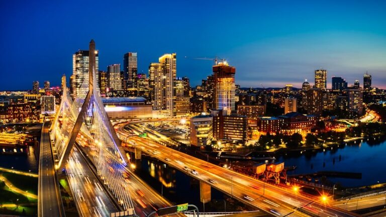 The 6 U.S. States Seeing the Biggest High-Earner Exodus in 2025