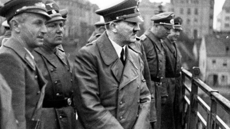 9 Well-Known Historical Figures Who Had Unusual Phobias, Biographers Say