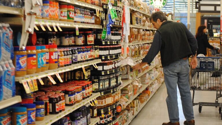 6 Grocery Store Tactics Shoppers Rarely Notice, Former Employees Say