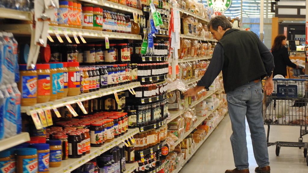 6 Grocery Store Tactics Shoppers Rarely Notice, Former Employees Say