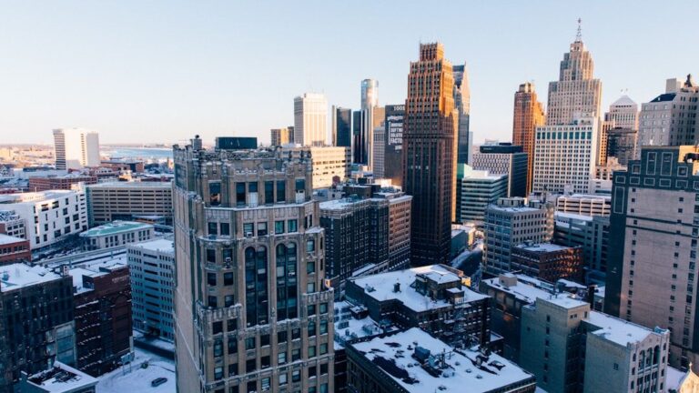 12 Cities Around the World People Say They Regret Moving To, Polls Show