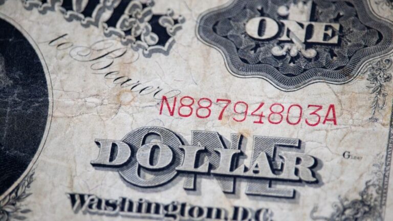 Before You Spend It: The $1 Bill Pattern Collectors Are Paying Big Money For