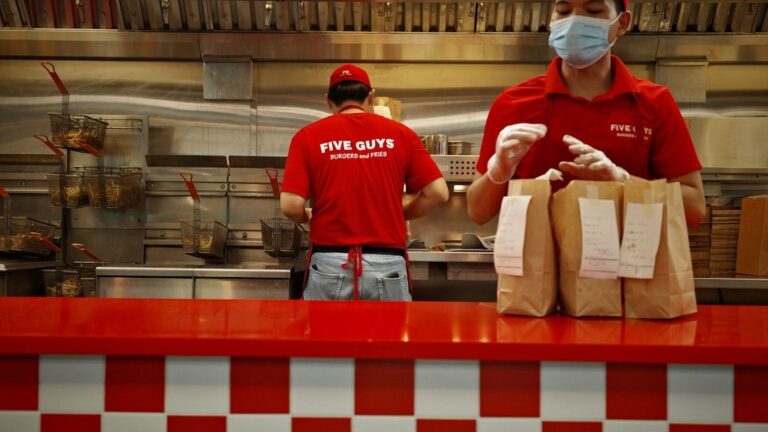 Ex-Taco Bell Workers Confess 10 Secrets the Company Doesn't Want You to Know
