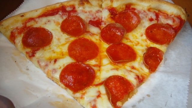 10 Frozen Pizzas Ranked From Worst to Best by Italian Chefs