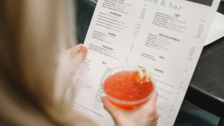 Top 6 Restaurant Scams Insiders Say Customers Fall For