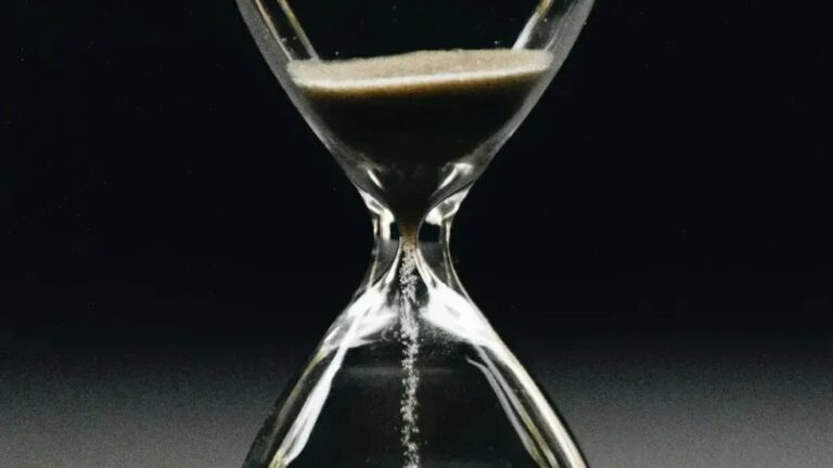 Quiet Millionaires: 10 Signs of Hidden “Time Wealth”