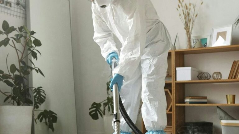 Professional Cleaners Spot These 6 Issues the Moment They Step Inside a Home