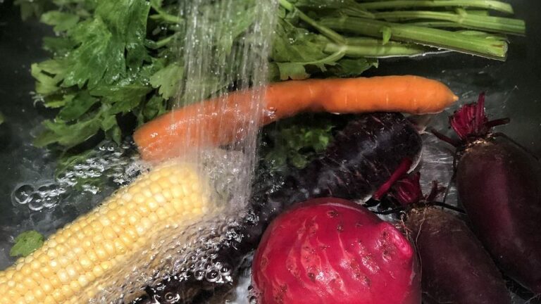 If You're Still Washing Produce Like This, You're Doing It Wrong, Food Safety Experts Warn