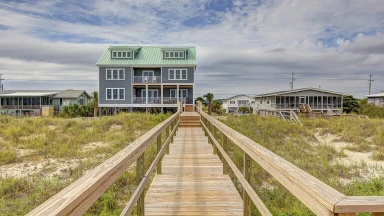 Ghost Mansions: Why Large "Forever Homes" Are Becoming a Liability for Boomers