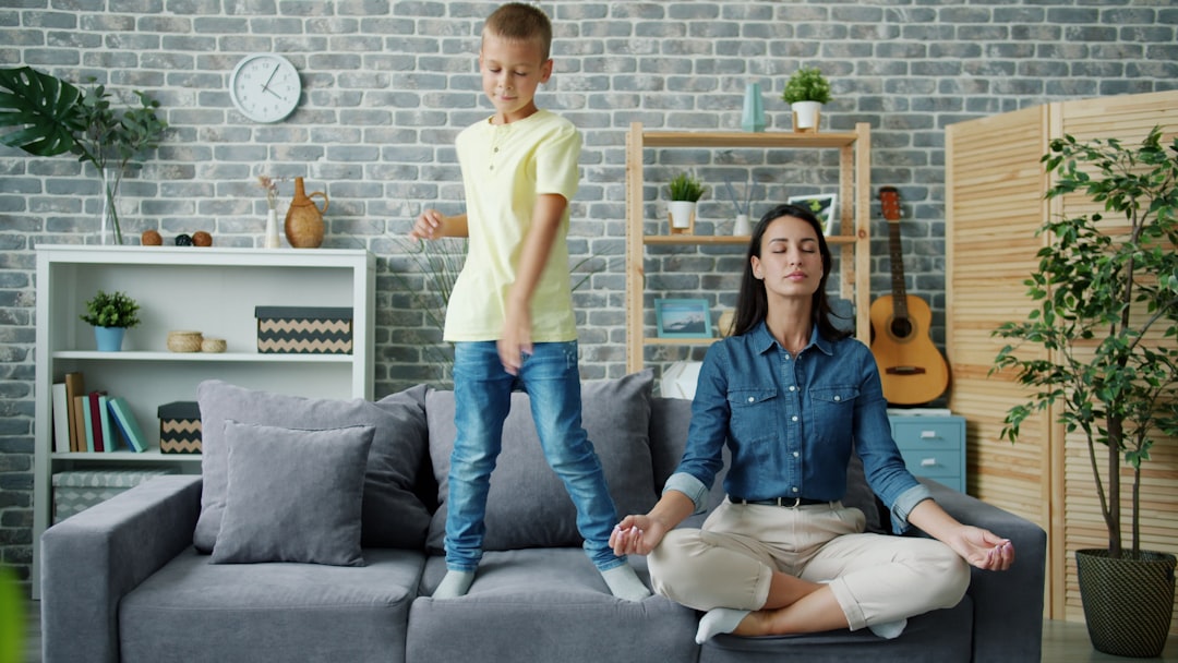 10 Home Habits You Should Never Teach Your Kids (But Many Parents Still Do)