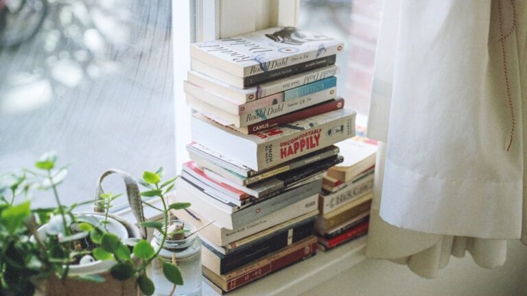 12 Common Decor Items That May Trigger Anxiety (Most Families Keep Them Anyway)