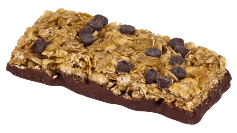 8 Commonly Sold "Health Foods" Nutritionists Are Now Telling People to Avoid