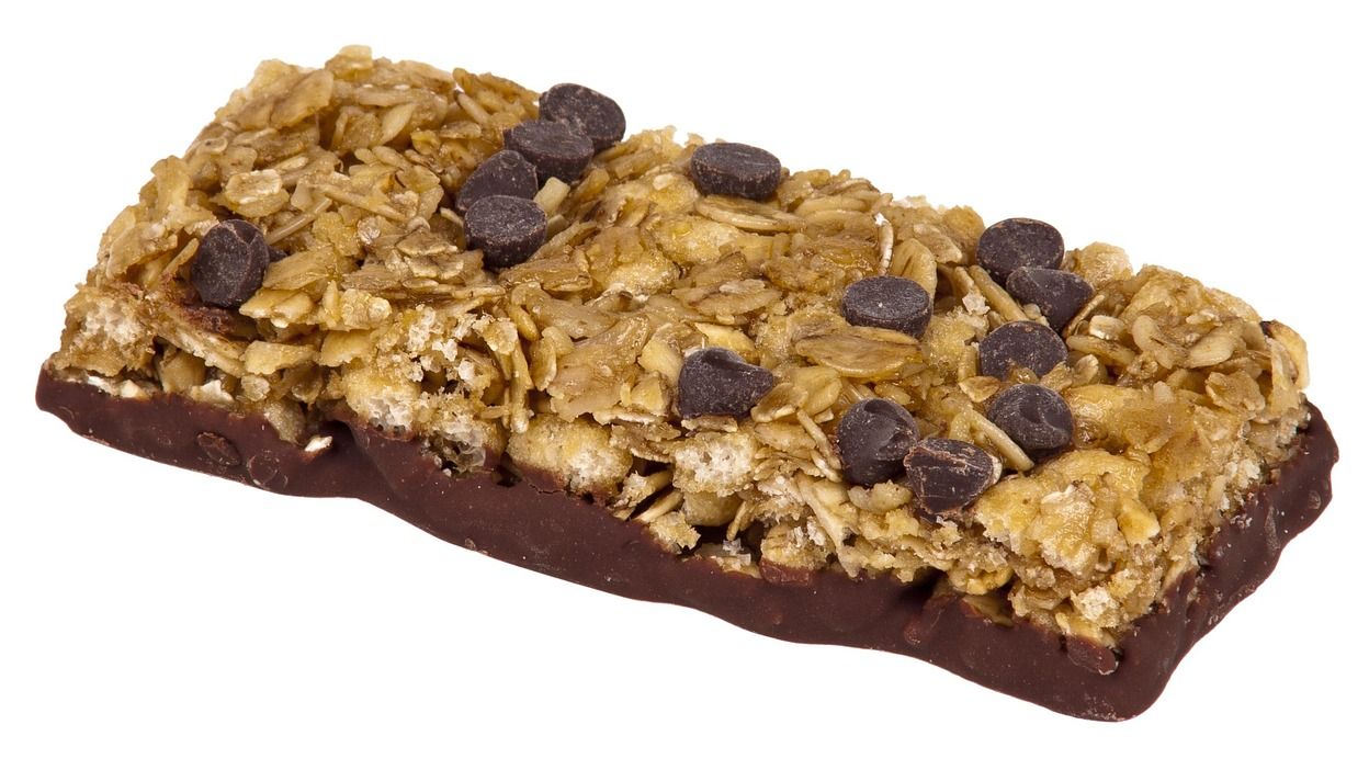 8 Commonly Sold "Health Foods" Nutritionists Are Now Telling People to Avoid